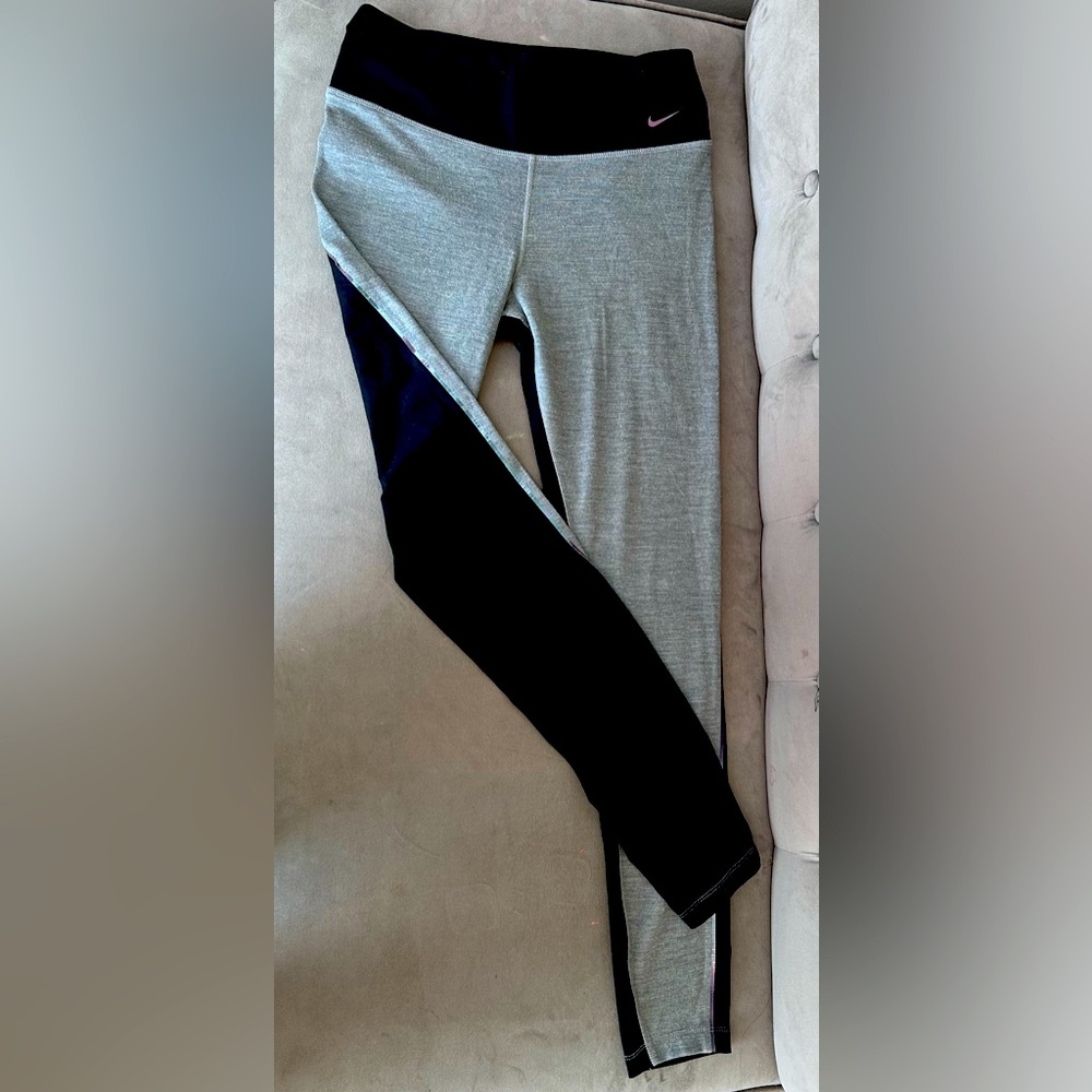 Nike Athletic leggings size medium